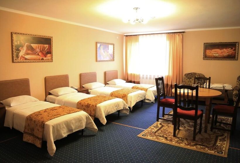 استودیوی استاندارد, Diana Luxe