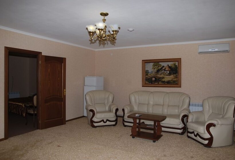 سوییت, Diana Luxe