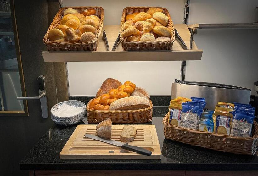 Standardrum med Balkong, Gasthaus Zur Waldegg; Bw Signature Collection