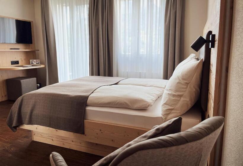 Standardrum med Balkong, Gasthaus Zur Waldegg; Bw Signature Collection