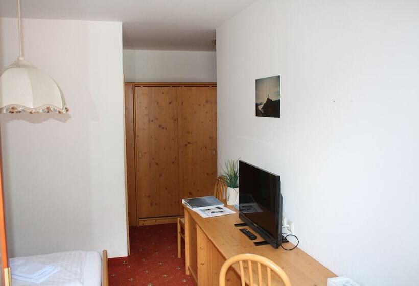 غرفة عائلية, Hubertus