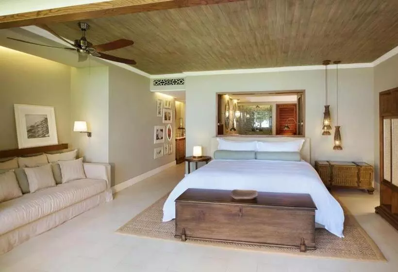 سوئیت جونیور با تخت بزرگ, The St Regis Le Morne Resort, Mauritius