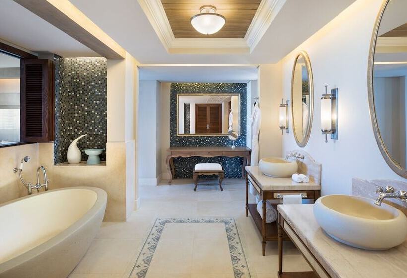 سوئیت با بالکن, The St Regis Le Morne Resort, Mauritius