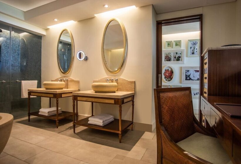 سوئیت با بالکن, The St Regis Le Morne Resort, Mauritius