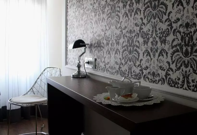 Chambre Standard, Metropolis
