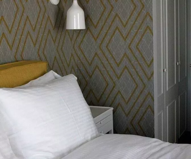 Chambre Executive, Metropolis