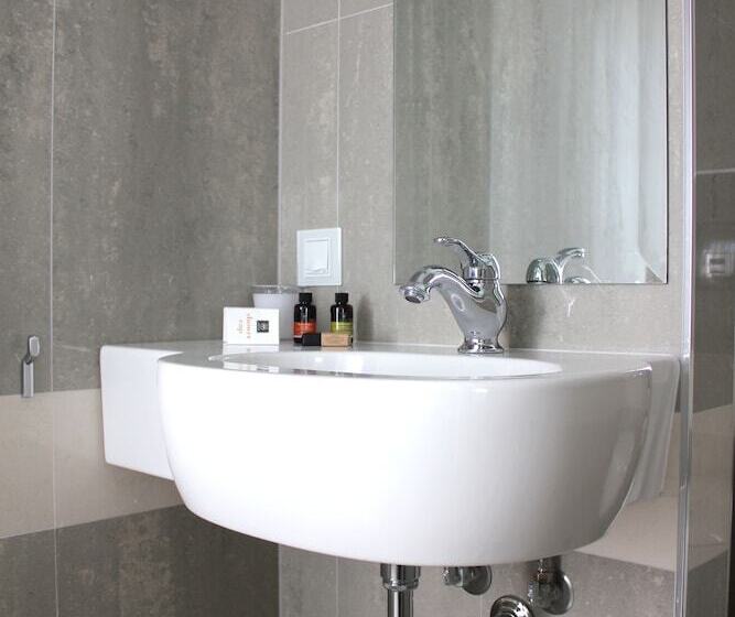 اتاق لوکس, Metropolis