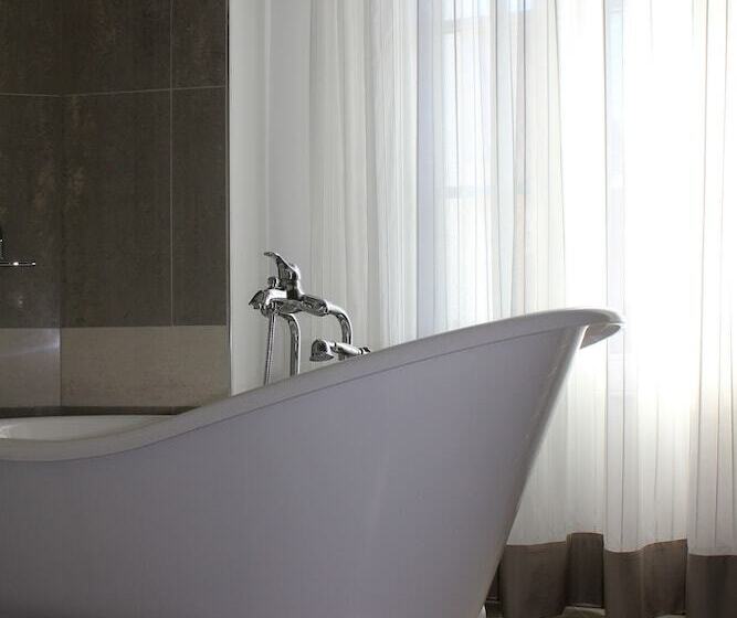 اتاق لوکس, Metropolis