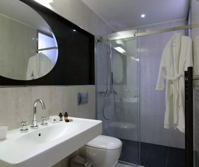 Chambre Deluxe, Metropolis