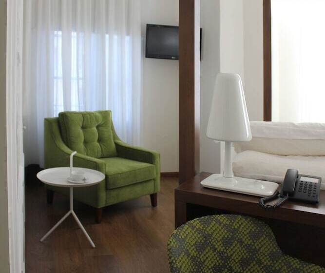 اتاق لوکس, Metropolis