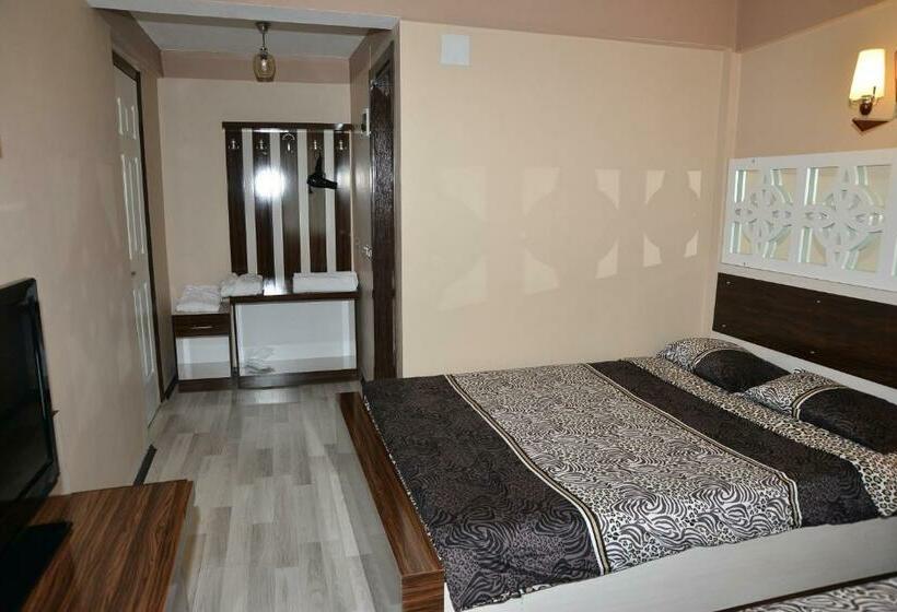 اتاق استاندارد یک تخته با بالکن, Ozbay