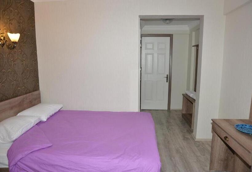 اتاق استاندارد با بالکن, Ozbay