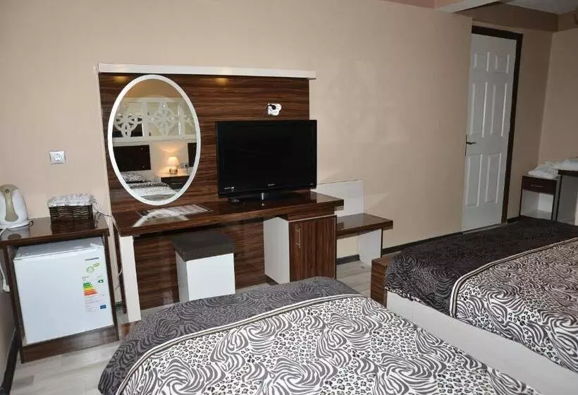 Deluxe Kolmen Hengen Huone, Ozbay