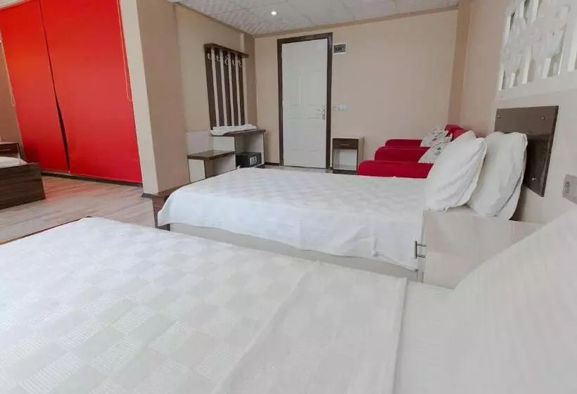 Deluxe Neljän Hengen Huone, Ozbay