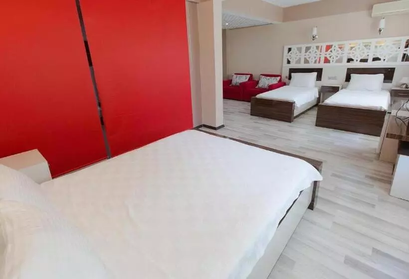 Deluxe Neljän Hengen Huone, Ozbay