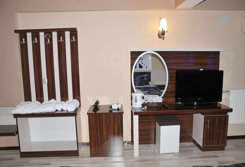 اتاق خانوادگی, Ozbay