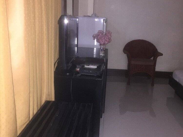 اتاق سوپریور, Paragon Suites