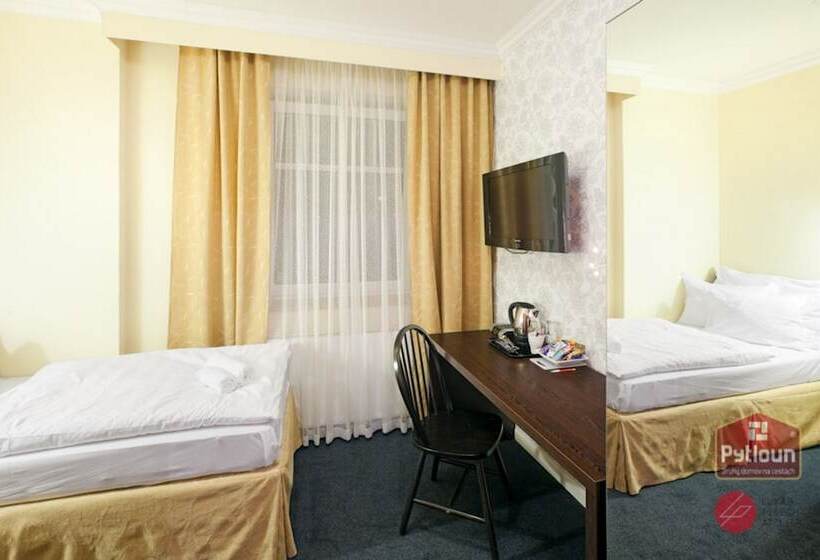 اتاق استاندارد یک نفره, Pytloun Design Self Checkin