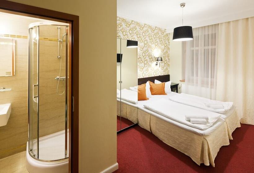 اتاق راحتی, Pytloun Design Self Checkin