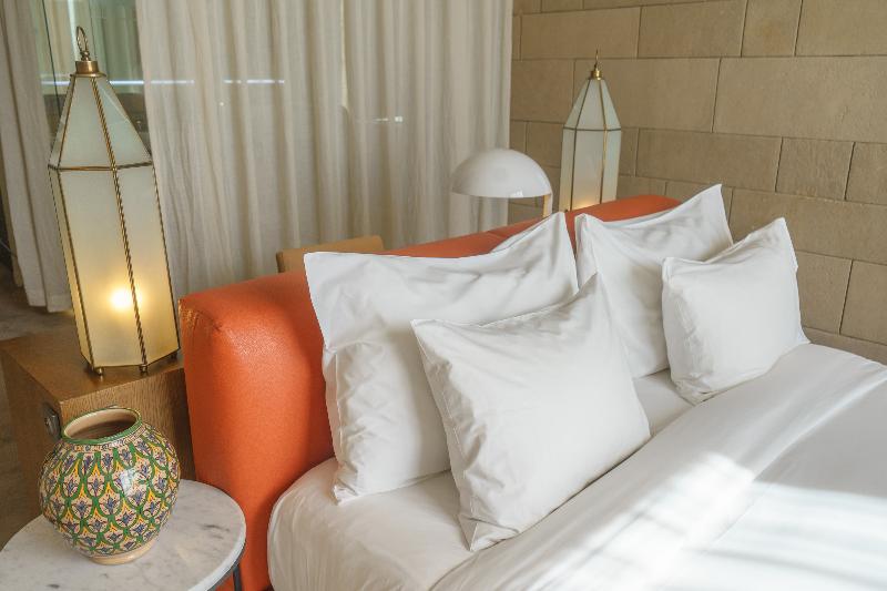 豪华房间, Sahrai