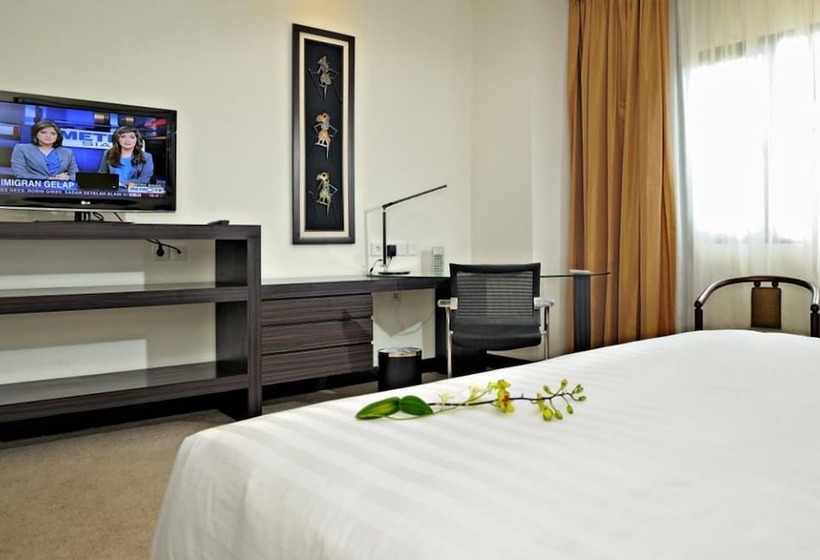 חדר דחוקס עם מיטת קינג, Sintesa Peninsula Hotel Palembang