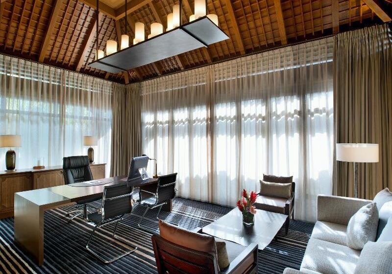 ویلای 4 خوابه, The St Regis Le Morne Resort, Mauritius