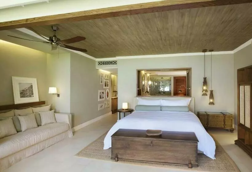 سوئیت جونیور با تخت بزرگ, The St Regis Le Morne Resort, Mauritius