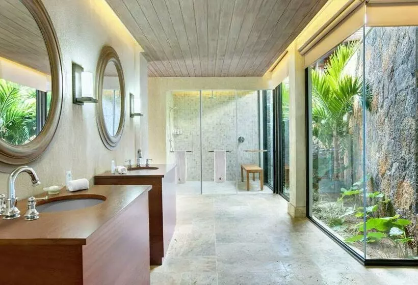 ویلای 4 خوابه, The St Regis Le Morne Resort, Mauritius