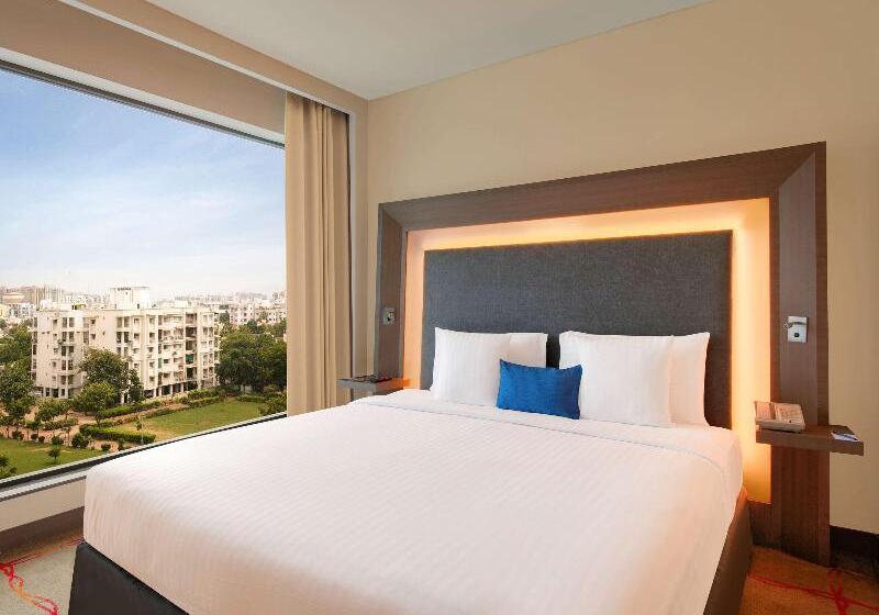 Полулюкс Президентский, Novotel Ahmedabad