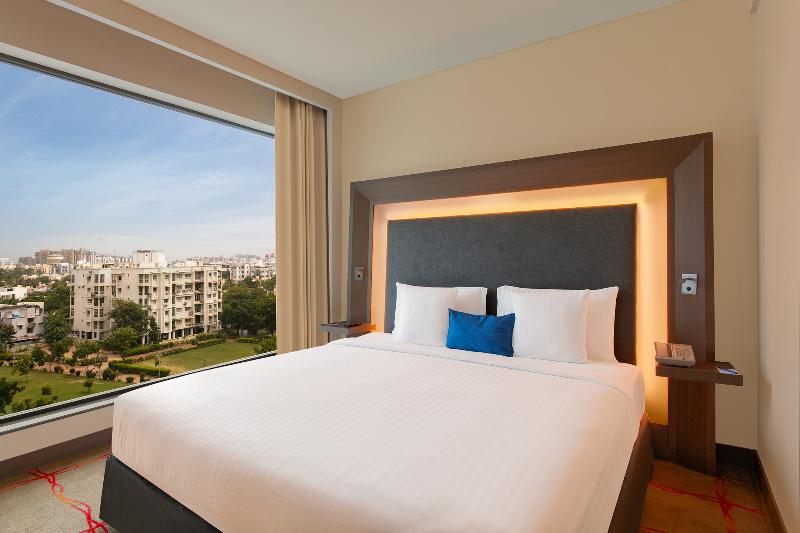 Полулюкс Президентский, Novotel Ahmedabad
