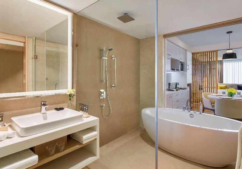 Люкс Премиум, Novotel Ahmedabad