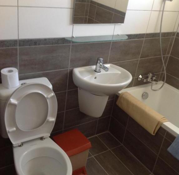 Economy Quadruple Room, Sea N Lake View Hotel Apartments