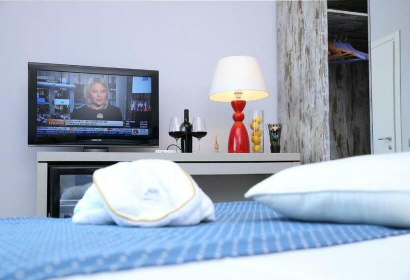 Полулюкс, Bajaloglia Resort
