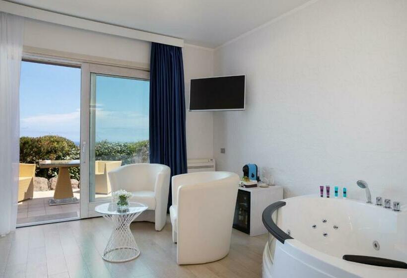 Номер Deluxe Вид на Море, Bajaloglia Resort