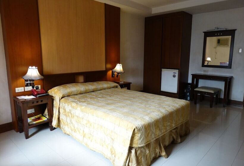 اتاق سوپریور, Cherry Blossoms