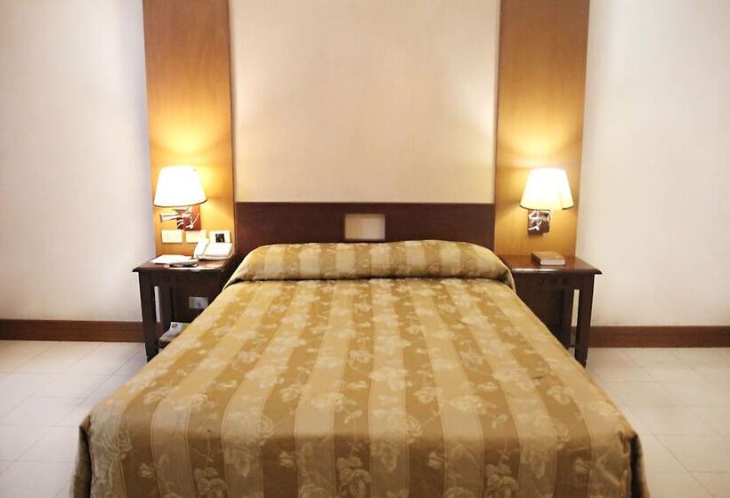 اتاق سوپریور, Cherry Blossoms