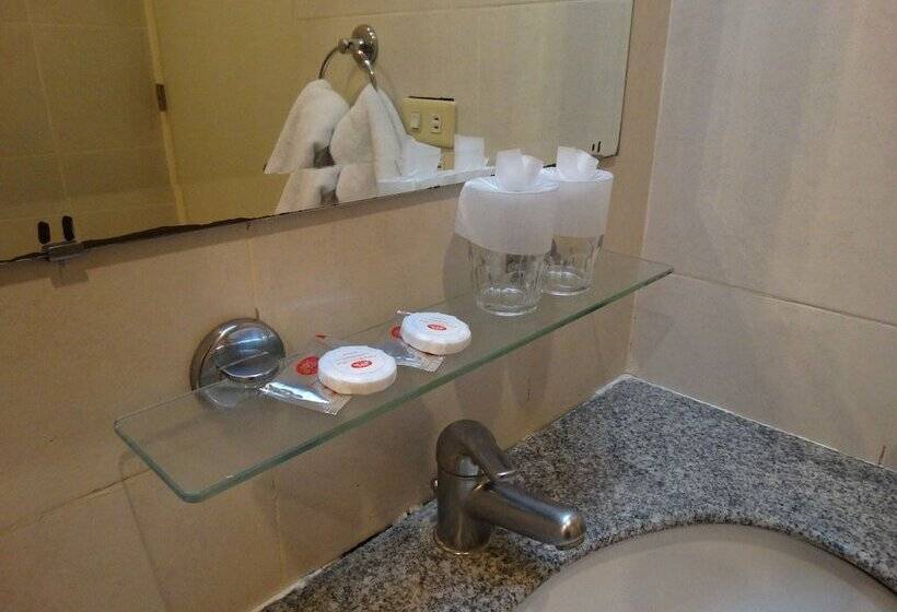 اتاق سوپریور, Cherry Blossoms