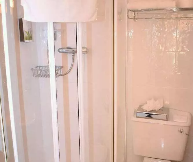 Talo 1 Makuuhuone, East Clare Golf Village