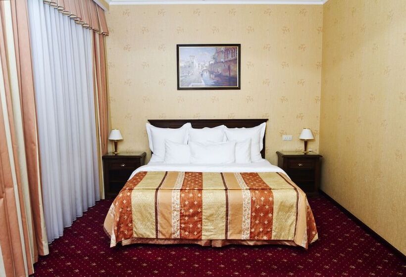 سوییت جونیور, Europe