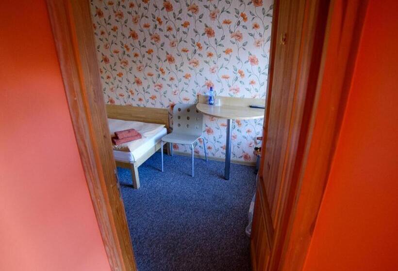 اتاق استاندارد یک نفره, Katrina