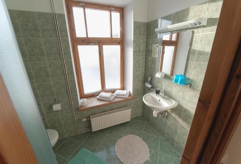 اتاق استاندارد, Katrina