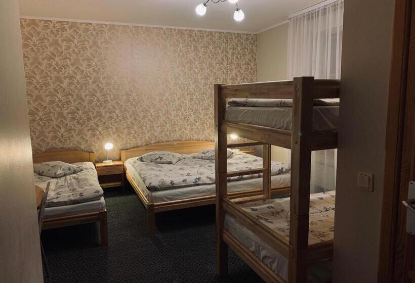 اتاق خانوادگی, Katrina