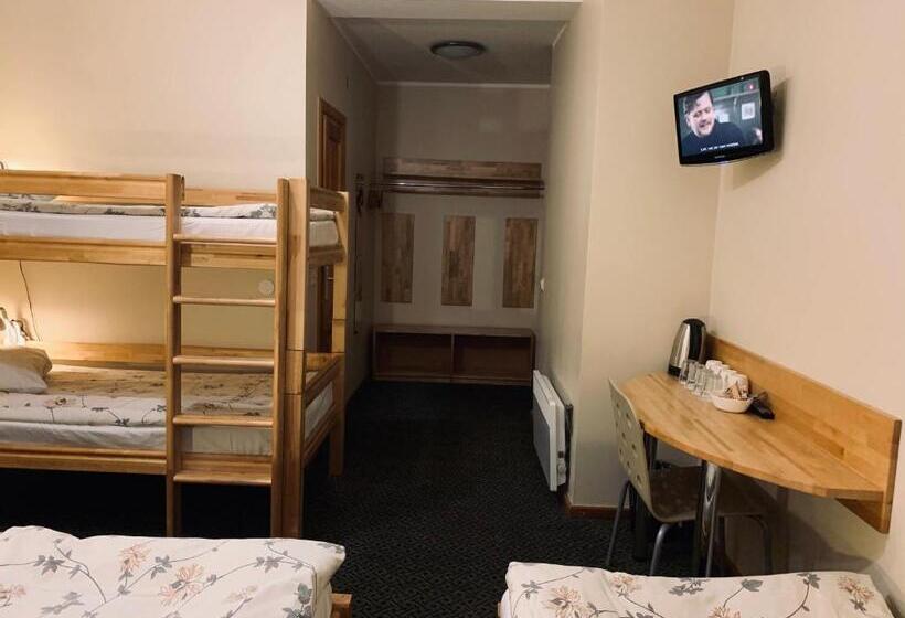 اتاق خانوادگی, Katrina