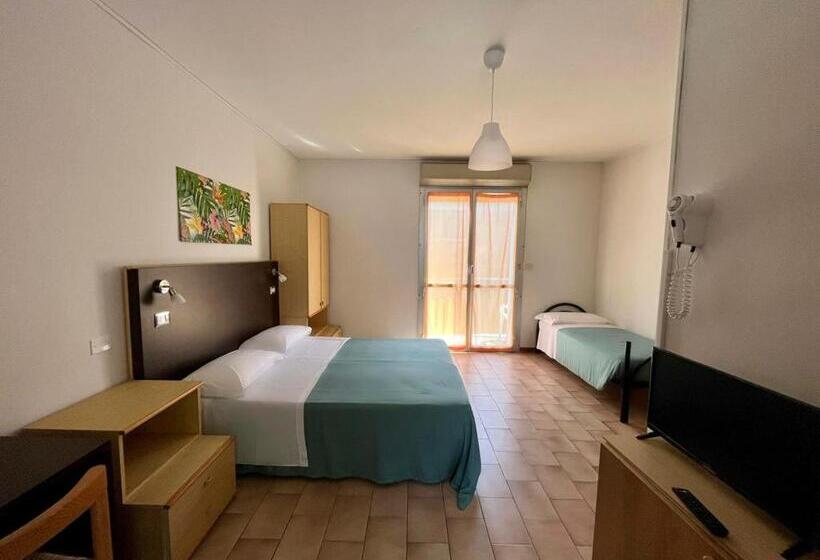 バルコニー付きスタンダードトリプルルーム, Nazionale