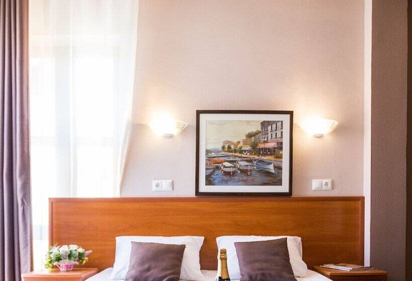 اتاق سوپریور, Raduzhny