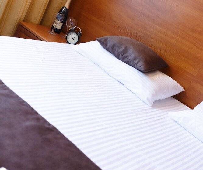 اتاق سوپریور, Raduzhny