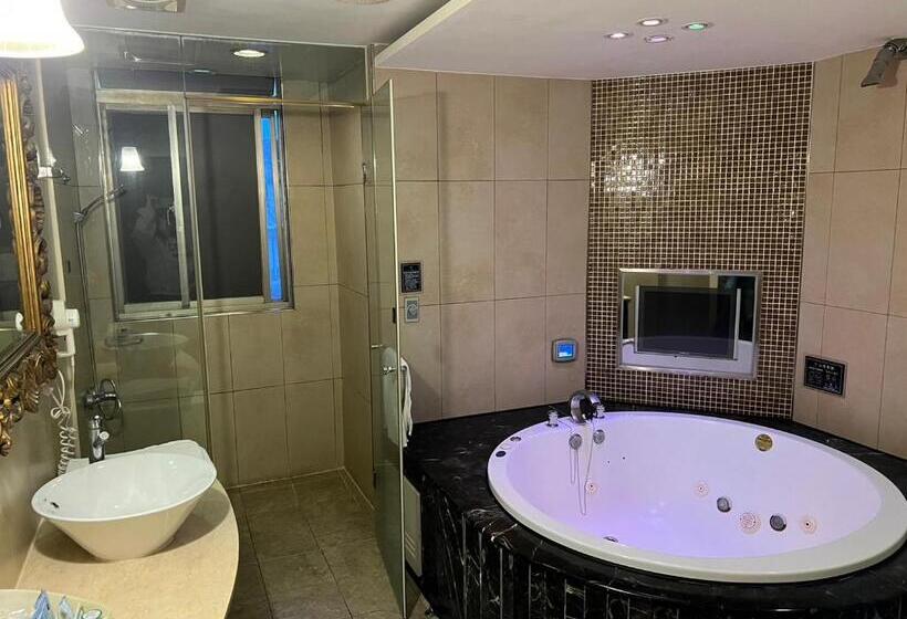 اتاق استاندارد با تخت دو نفره بزرگ, Langkei Motel