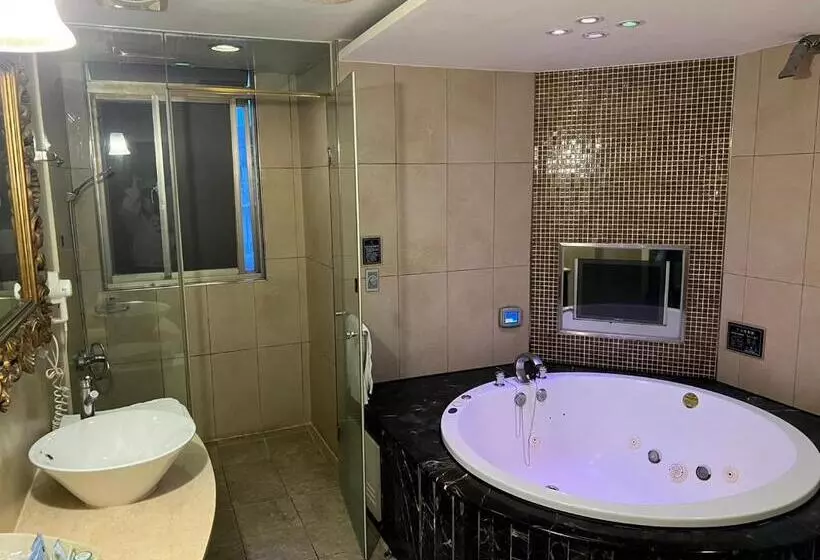 اتاق استاندارد با تخت دو نفره بزرگ, Langkei Motel