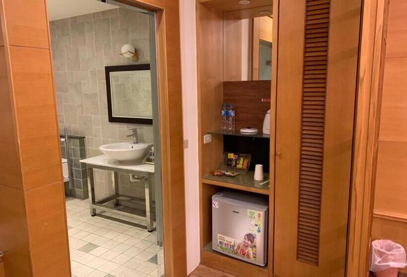 اتاق استاندارد, Langkei Motel