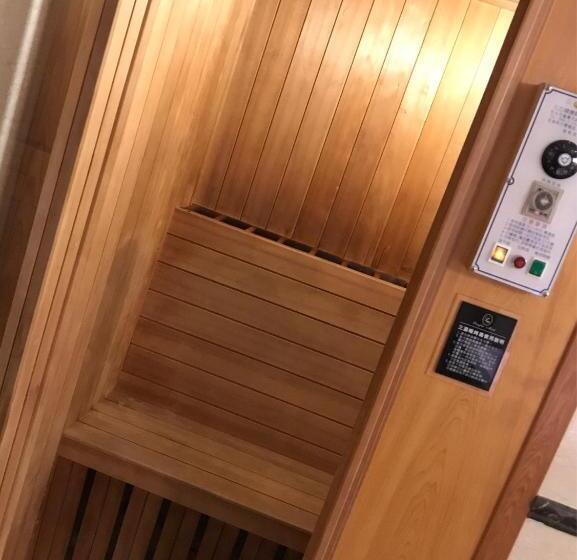 اتاق سوپریور, Langkei Motel